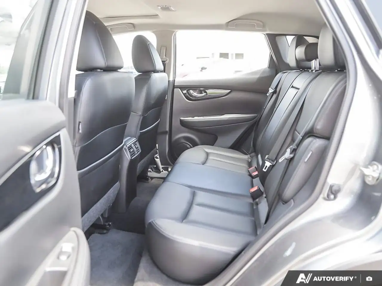 Nissan Qashqai снимка Nissan Qashqai