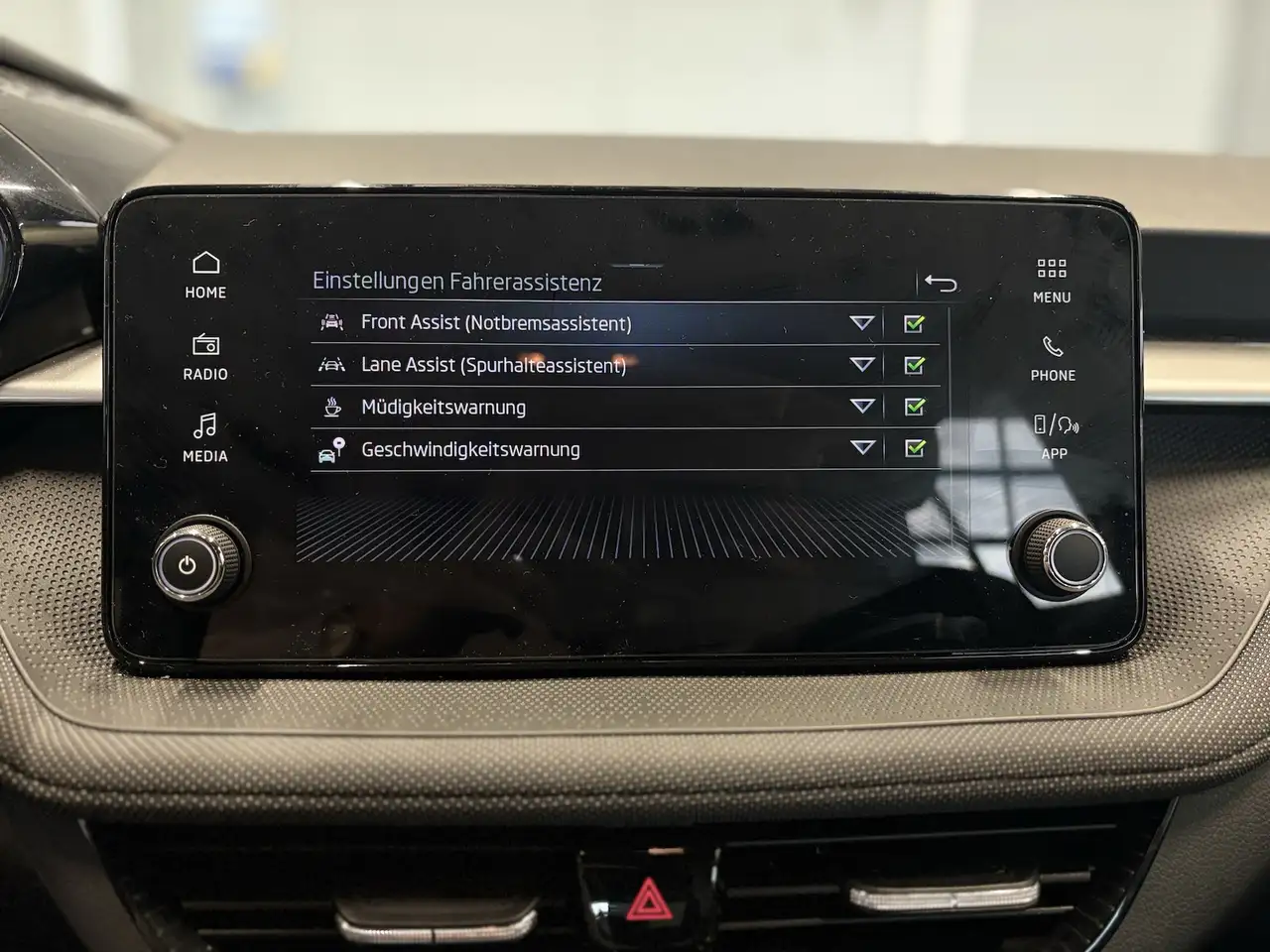 Skoda Fabia 1,0TSI DSG Selection PDC Anschlussgarantie, миниатюра 21