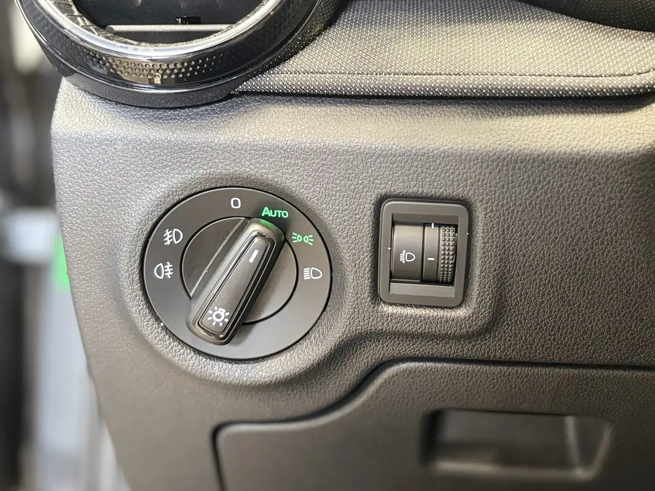 Skoda Fabia 1,0TSI DSG Selection PDC Anschlussgarantie, миниатюра 11