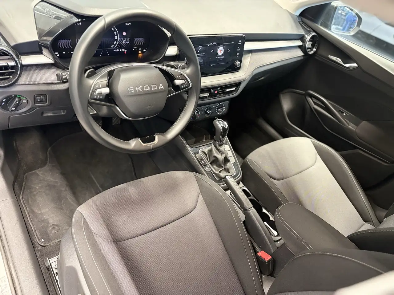 Skoda Fabia 1,0TSI DSG Selection PDC Anschlussgarantie, миниатюра 6