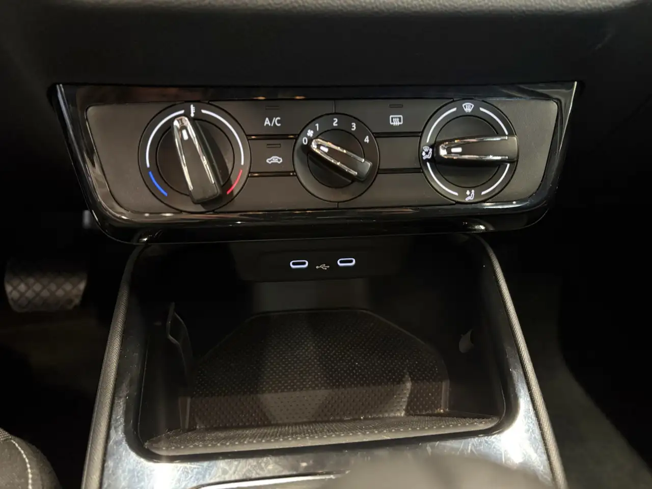 Skoda Fabia 1,0TSI DSG Selection PDC Anschlussgarantie, миниатюра 14