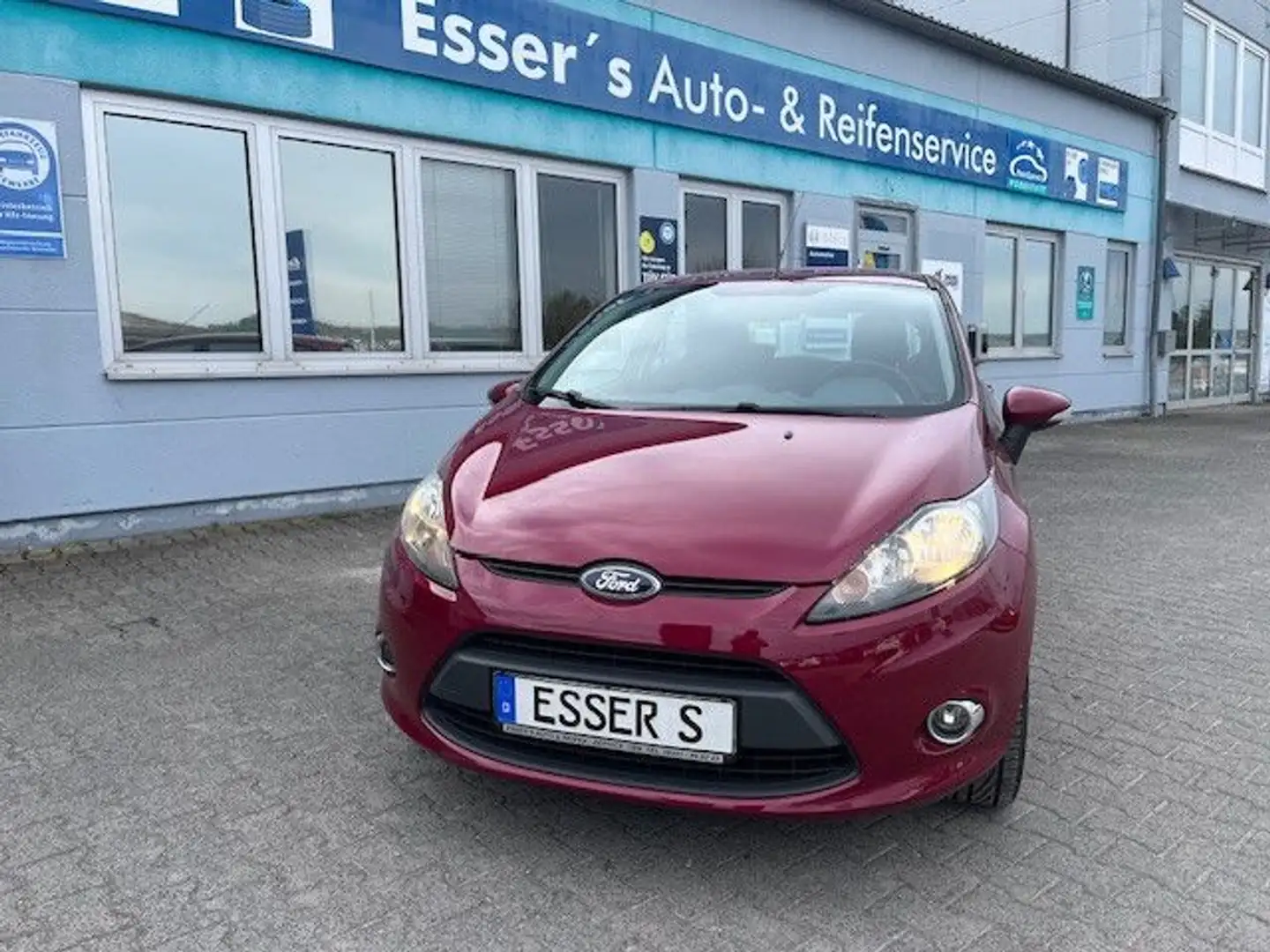 Ford Fiesta Champions Edition Mauve - 1
