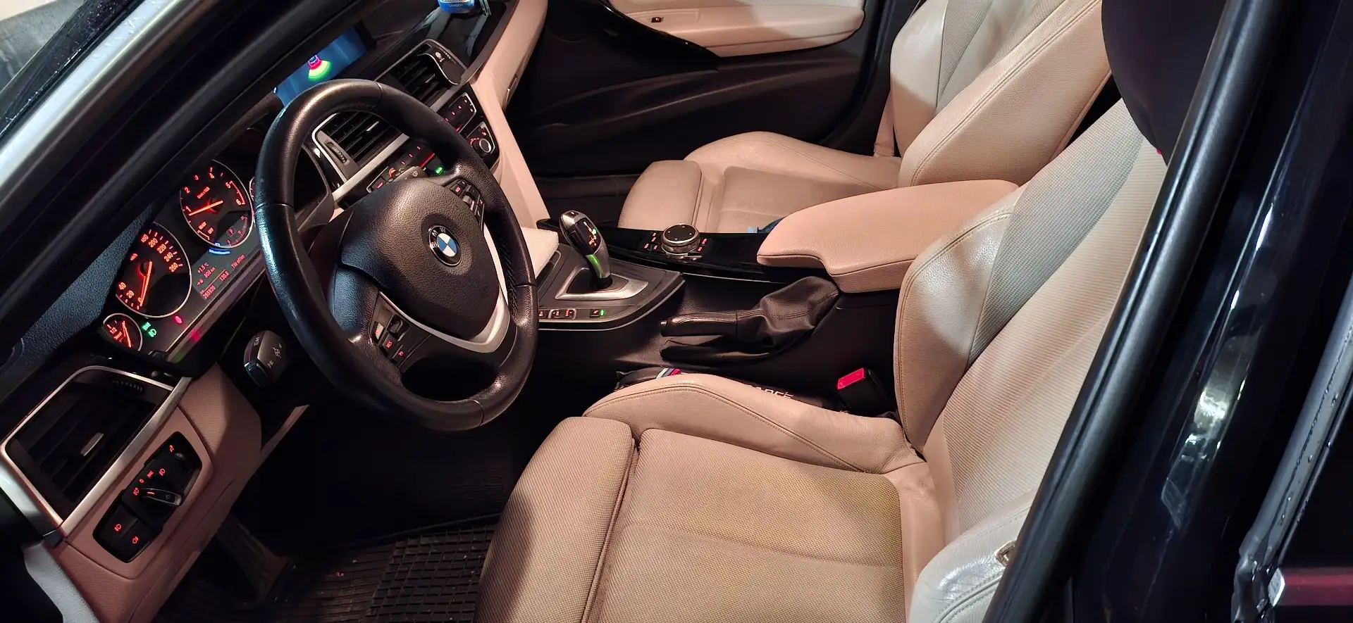 BMW 318 318d Touring Luxury Line Aut. - 2