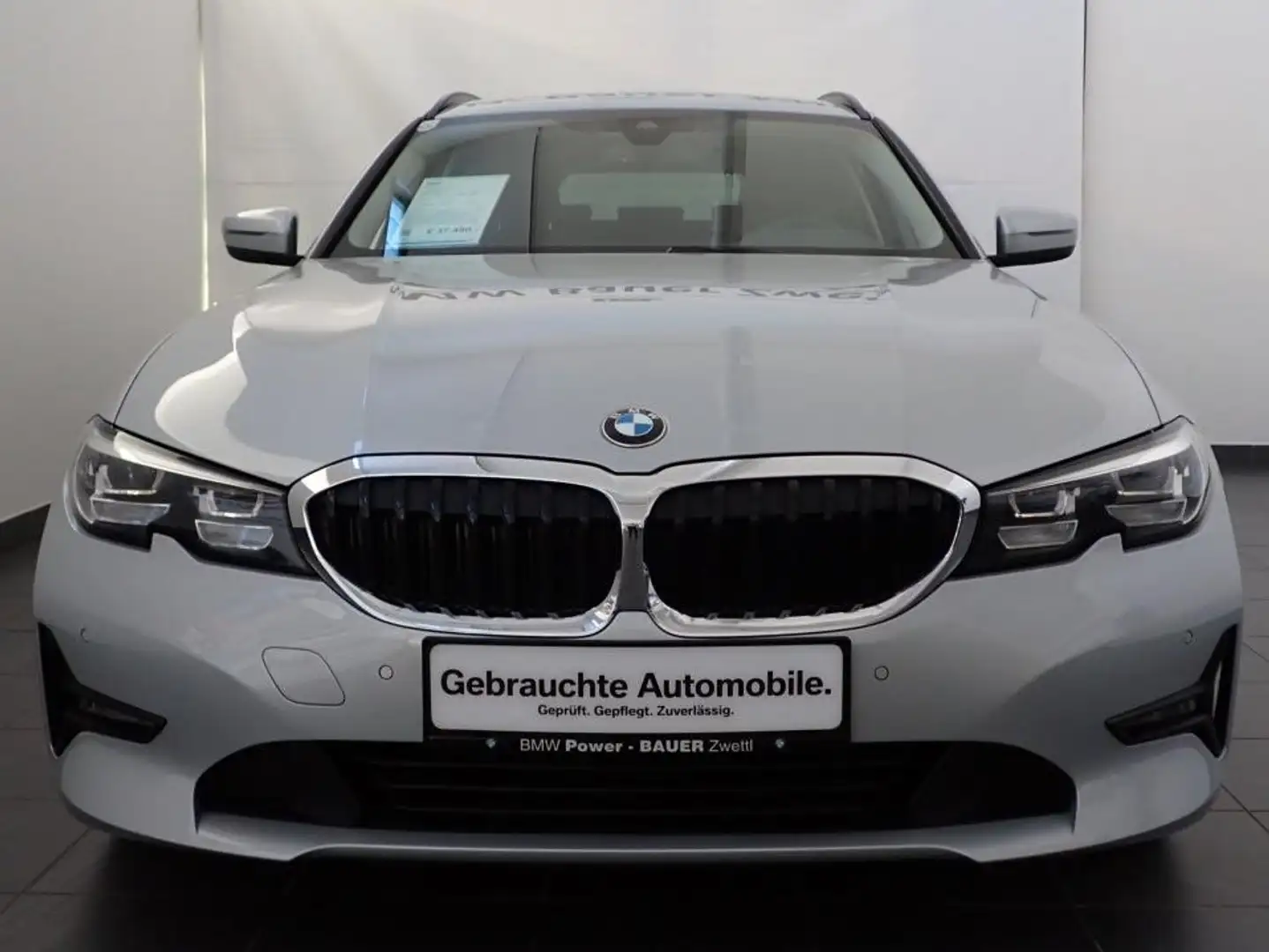 BMW 320 320d xDrive Touring Aut. Advantage Silber - 2