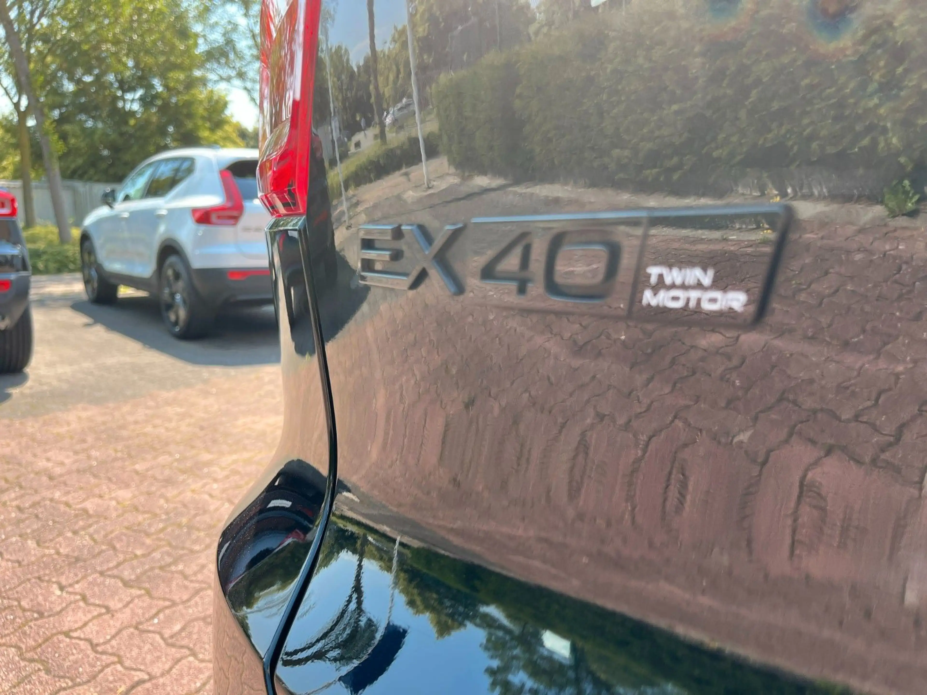 Volvo EX40 Ultra Black Edition Twin Motor — photo 8