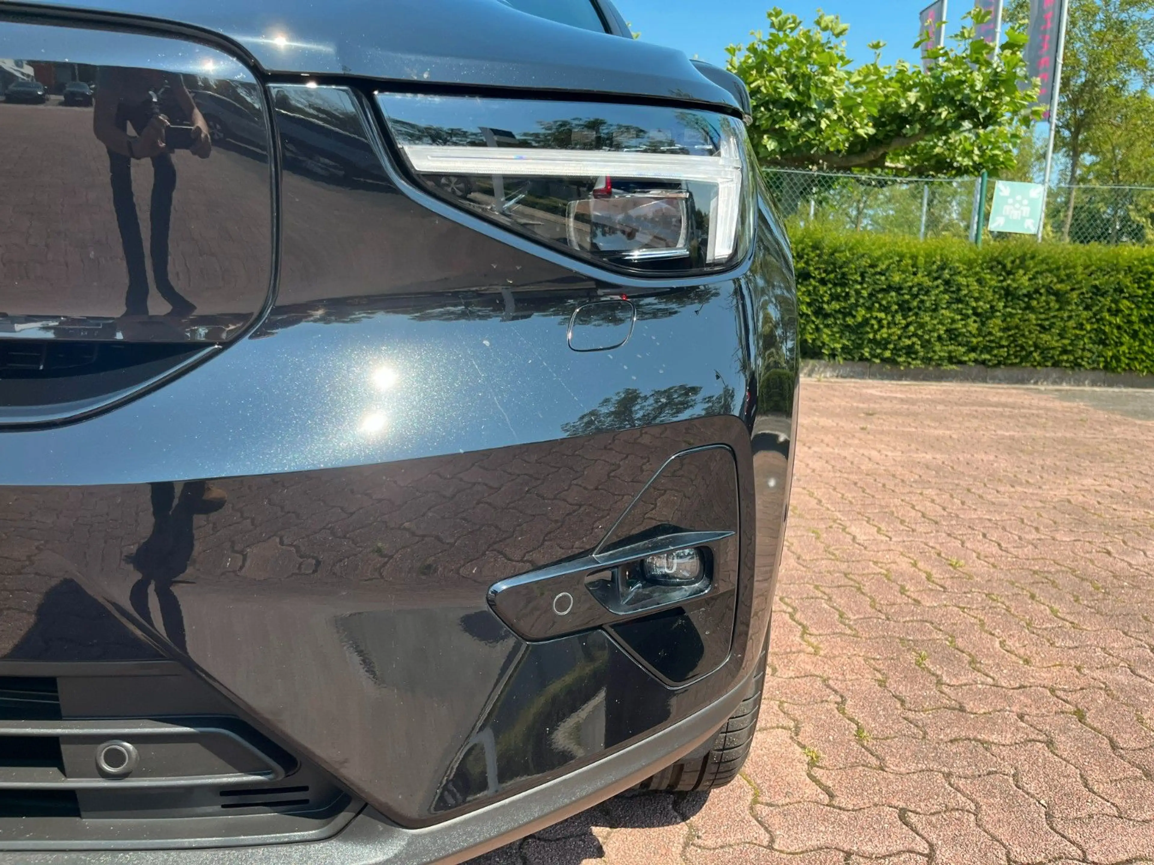 Volvo EX40 Ultra Black Edition Twin Motor — photo 3
