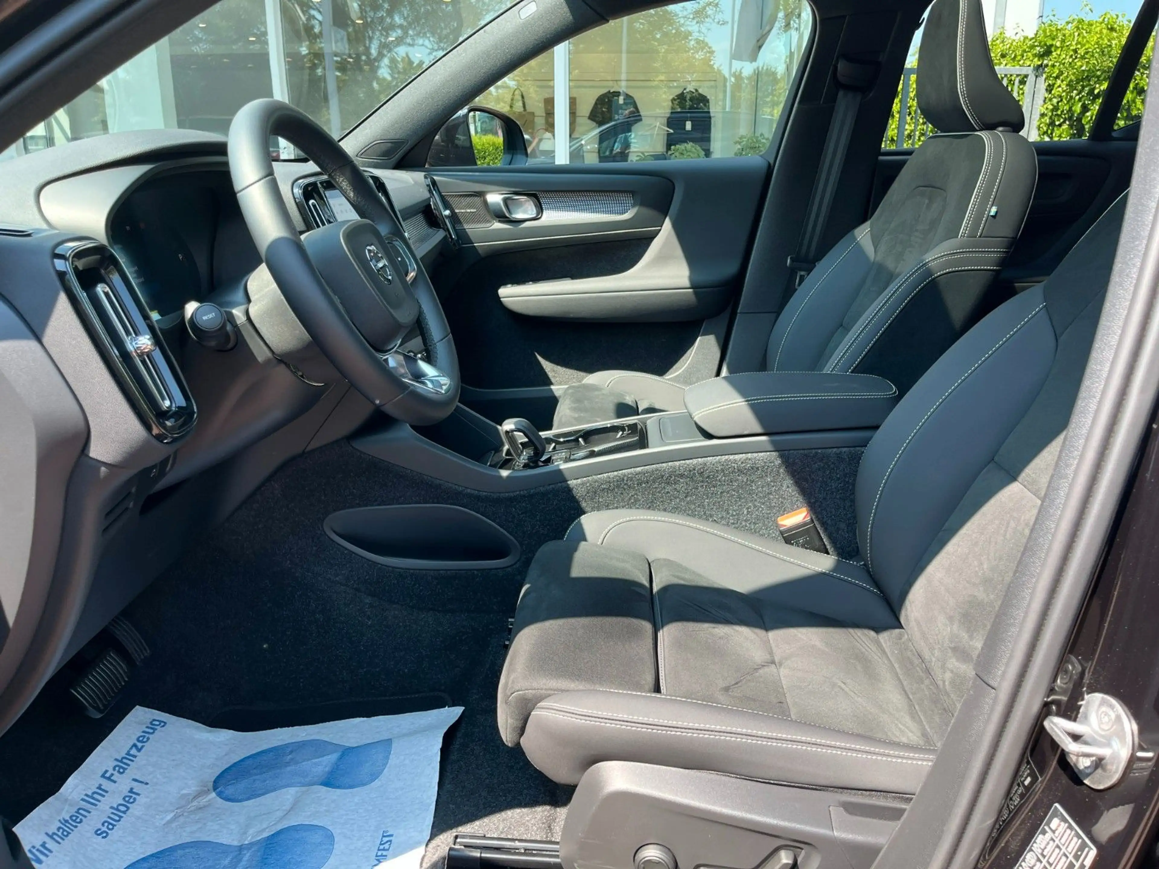 Volvo EX40 Ultra Black Edition Twin Motor — photo 25