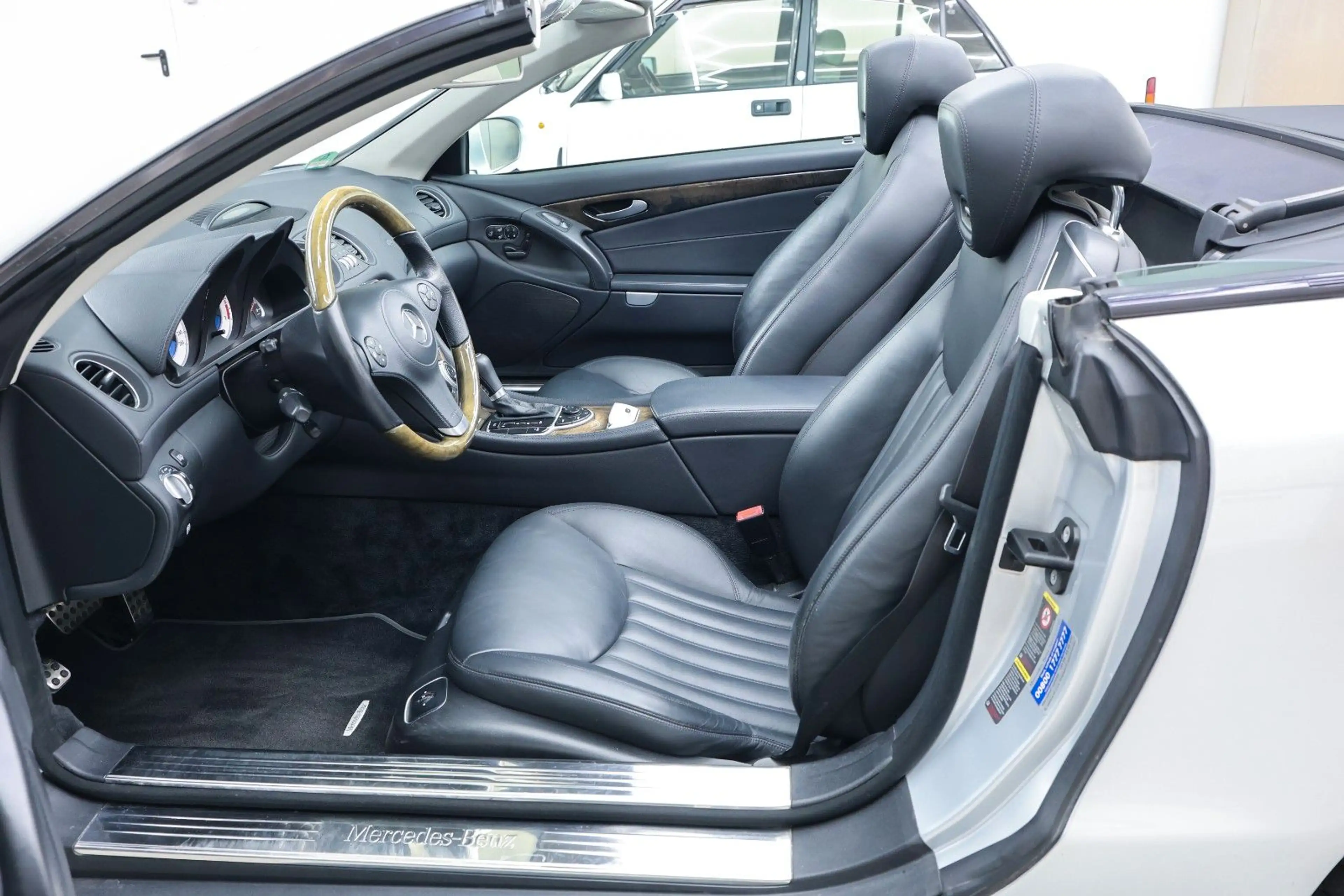 Mercedes-Benz SL 500 deutsches Fahrzeug Scheckheft — photo 14