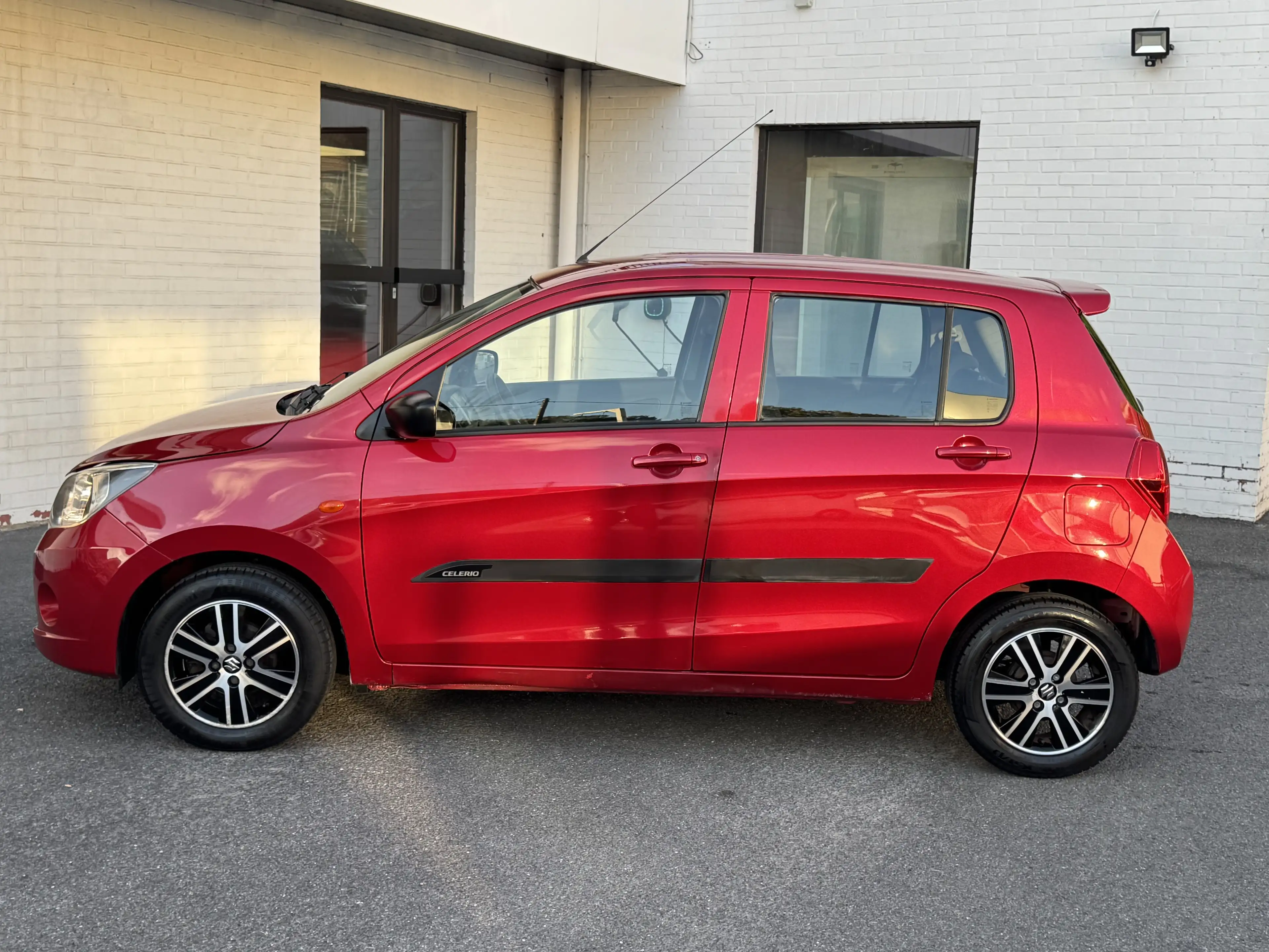 Suzuki Celerio 1000 ESSENCE 5 PORTES CLIM JANTE ALU ETAT NEUVE — photo 12