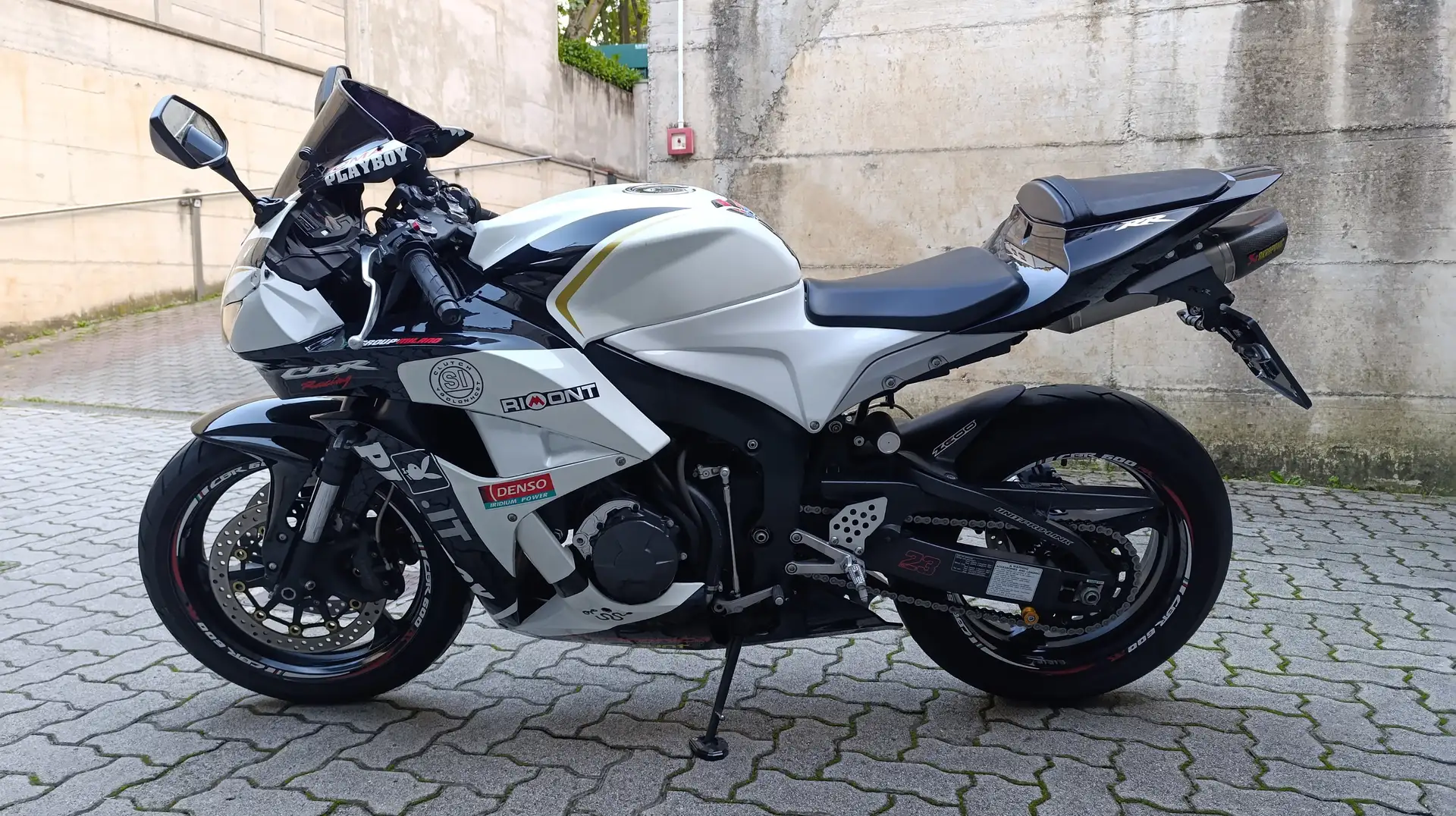 Honda CBR 600 RR (+ carene nere) Bianco - 2