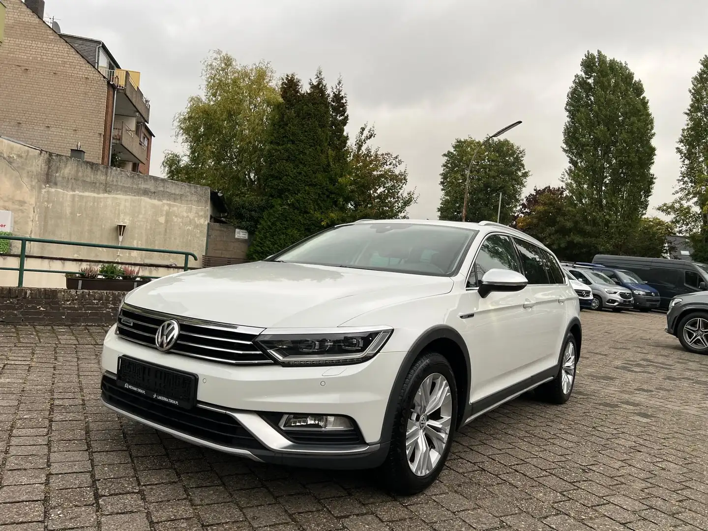 Volkswagen Passat Alltrack 2.0 TDI DSG 4Motion *VC*Panorama Weiß - 2
