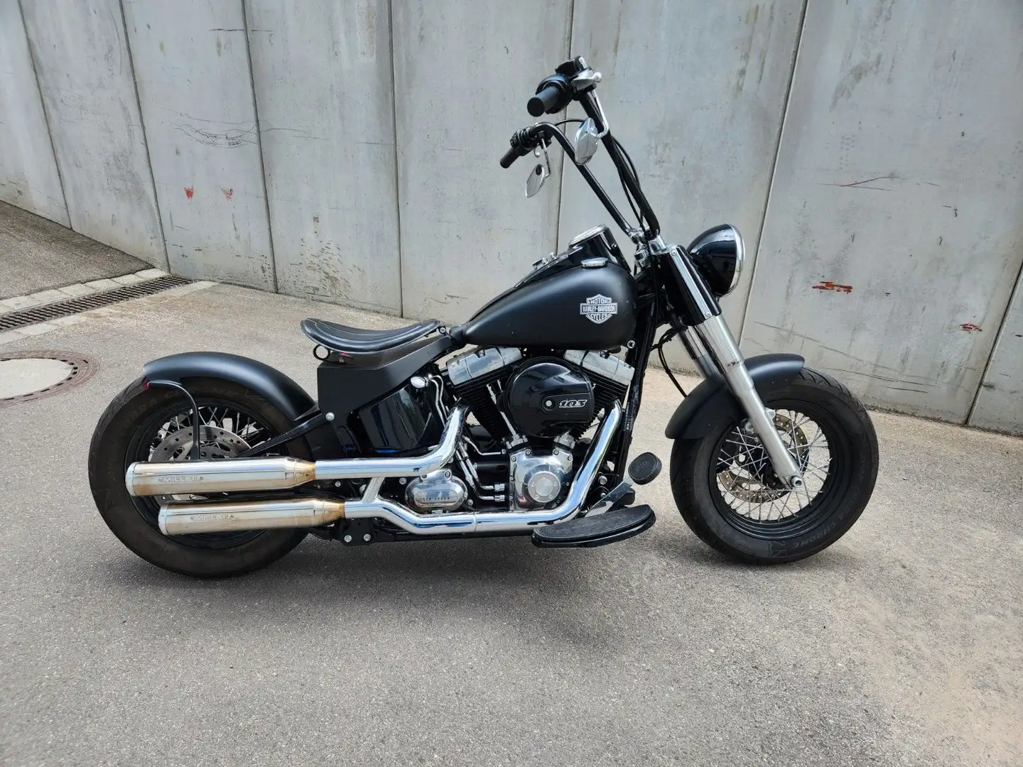 Harley-Davidson Softail Slim crna - 1