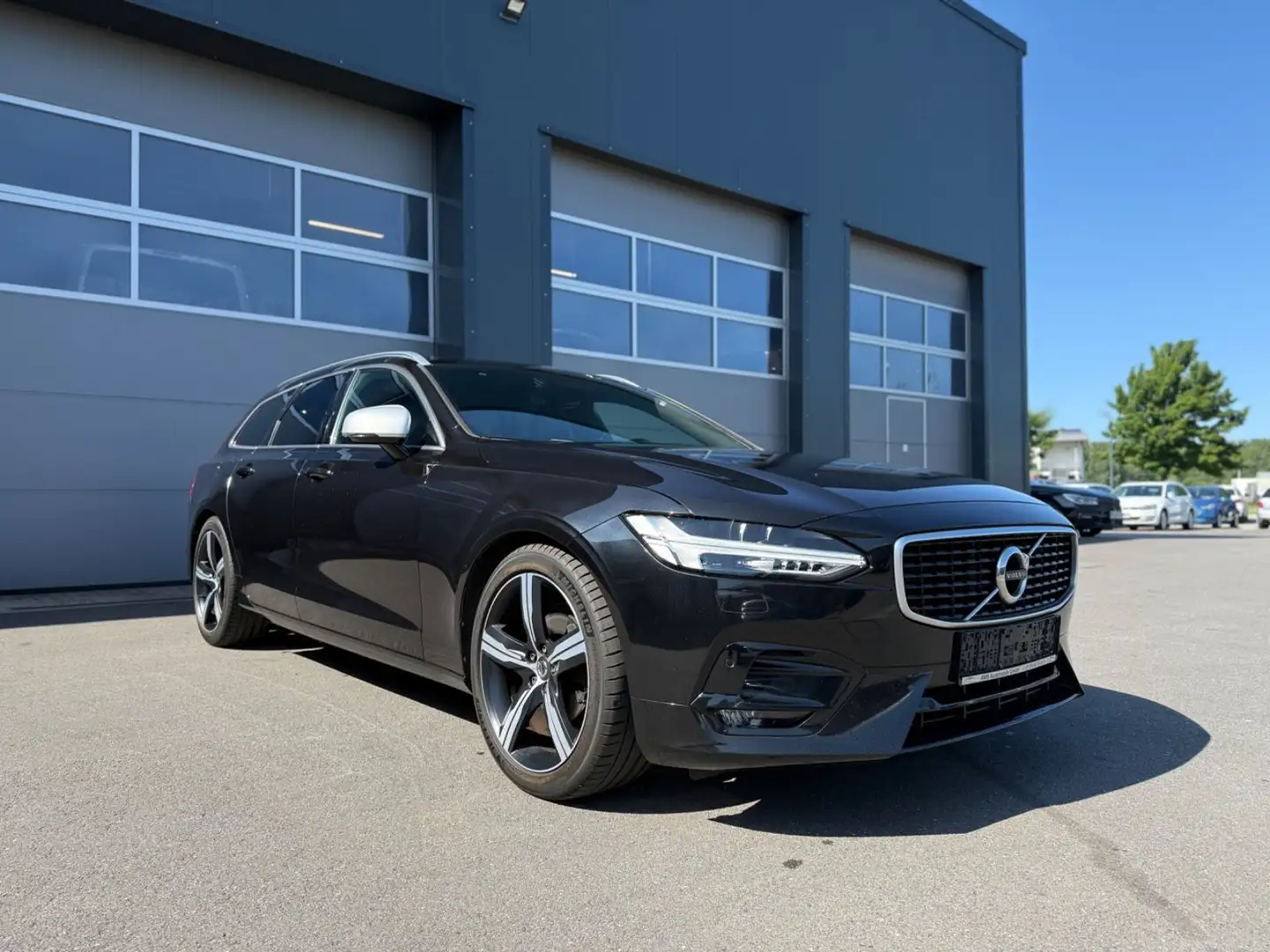 Volvo V90 D4 R Design,LED,Kamera,Nappa,BLIS,Keyless Noir - 2
