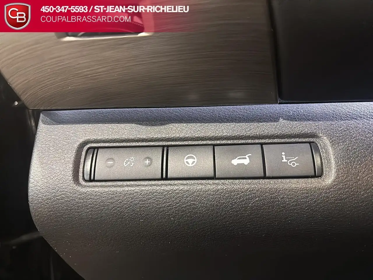 Nissan Pathfinder снимка Nissan Pathfinder