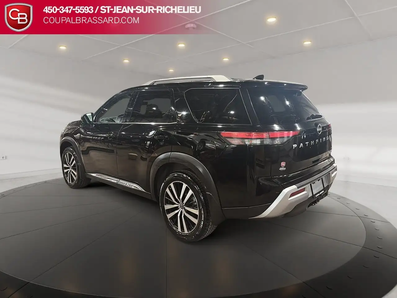 Nissan Pathfinder снимка Nissan Pathfinder