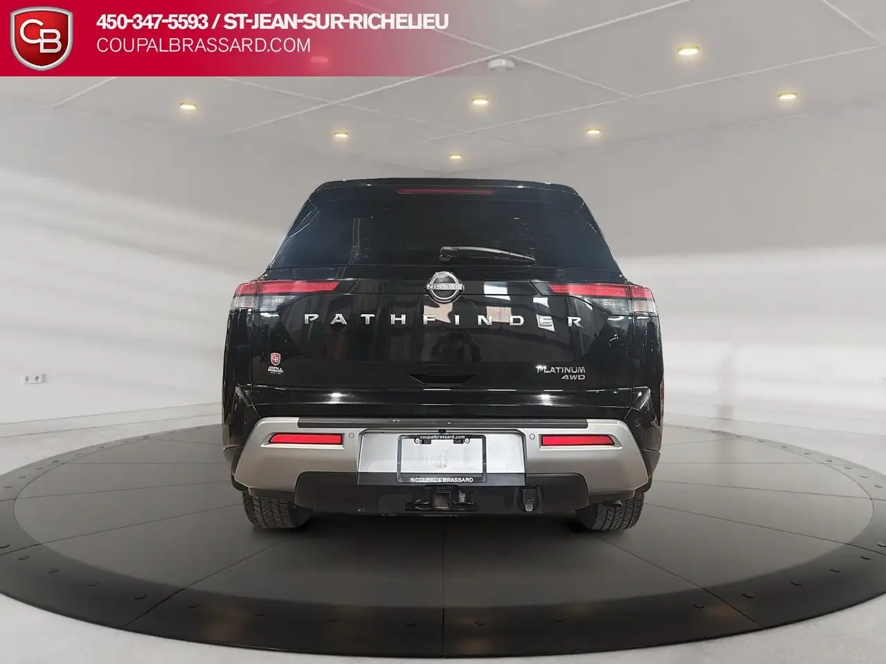 Nissan Pathfinder снимка Nissan Pathfinder