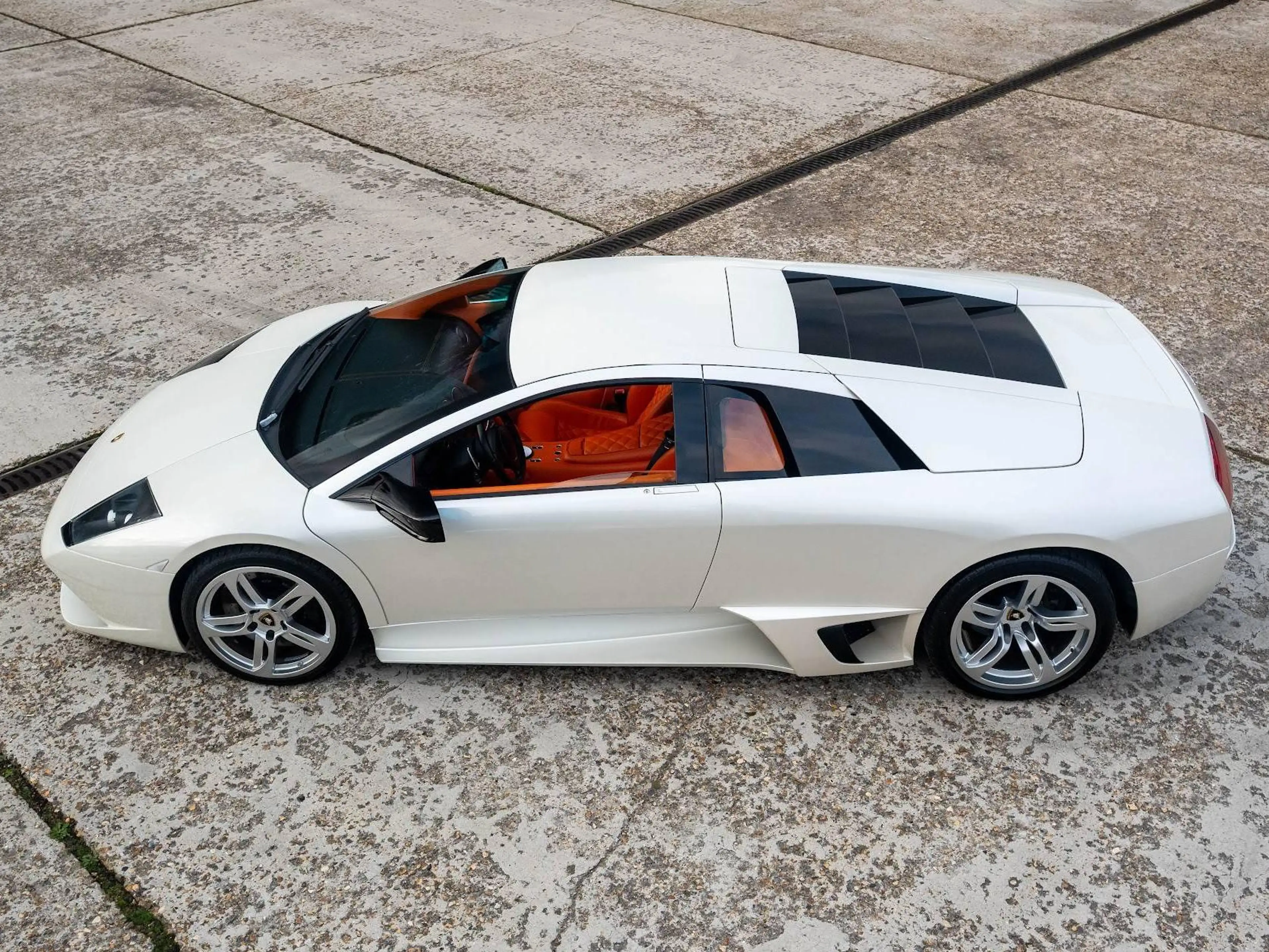 Lamborghini Murciélago Murciélago LP640 | Special order leather interior with Q citura diamond stitching — photo 7