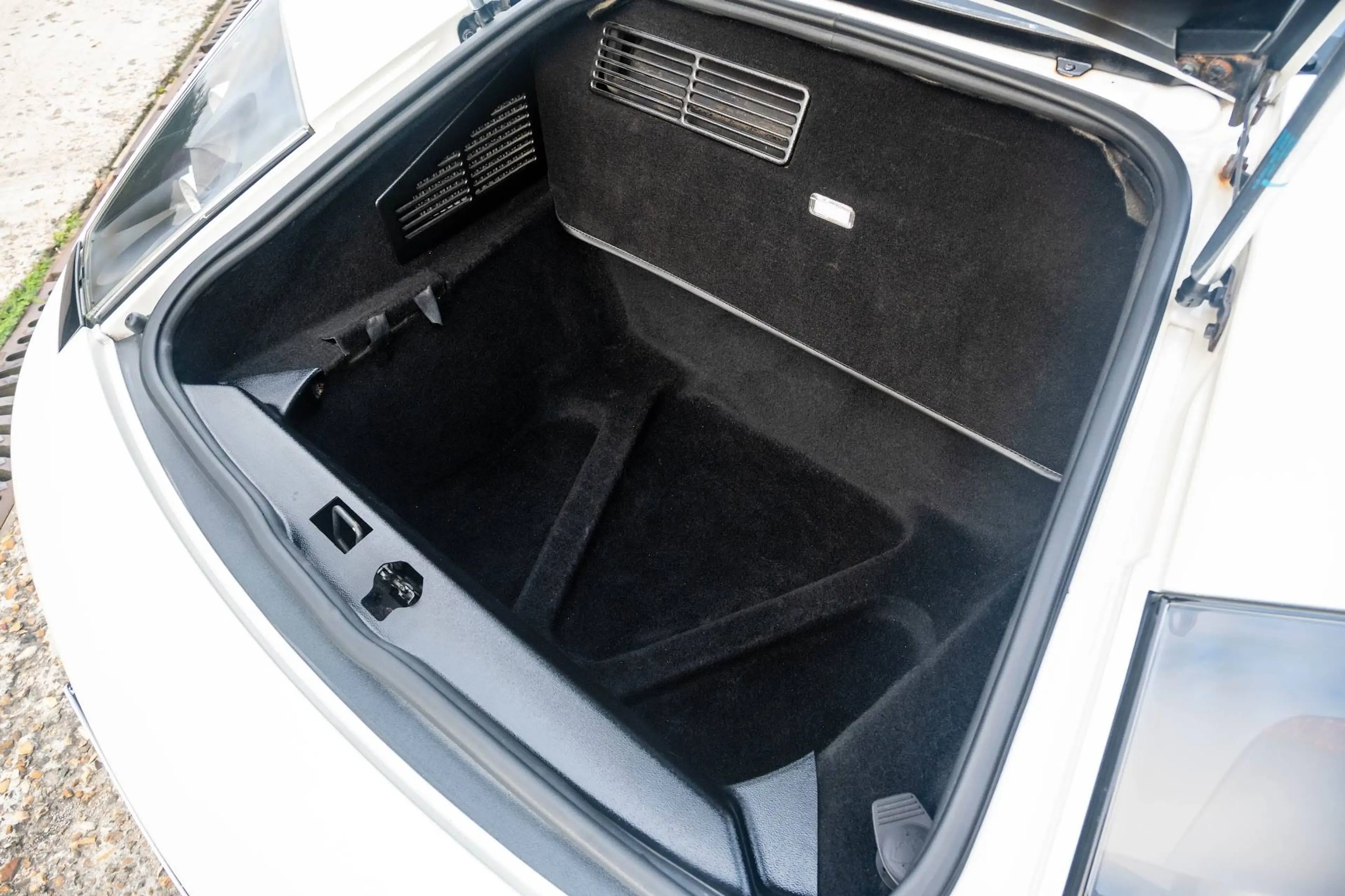 Lamborghini Murciélago Murciélago LP640 | Special order leather interior with Q citura diamond stitching — photo 32
