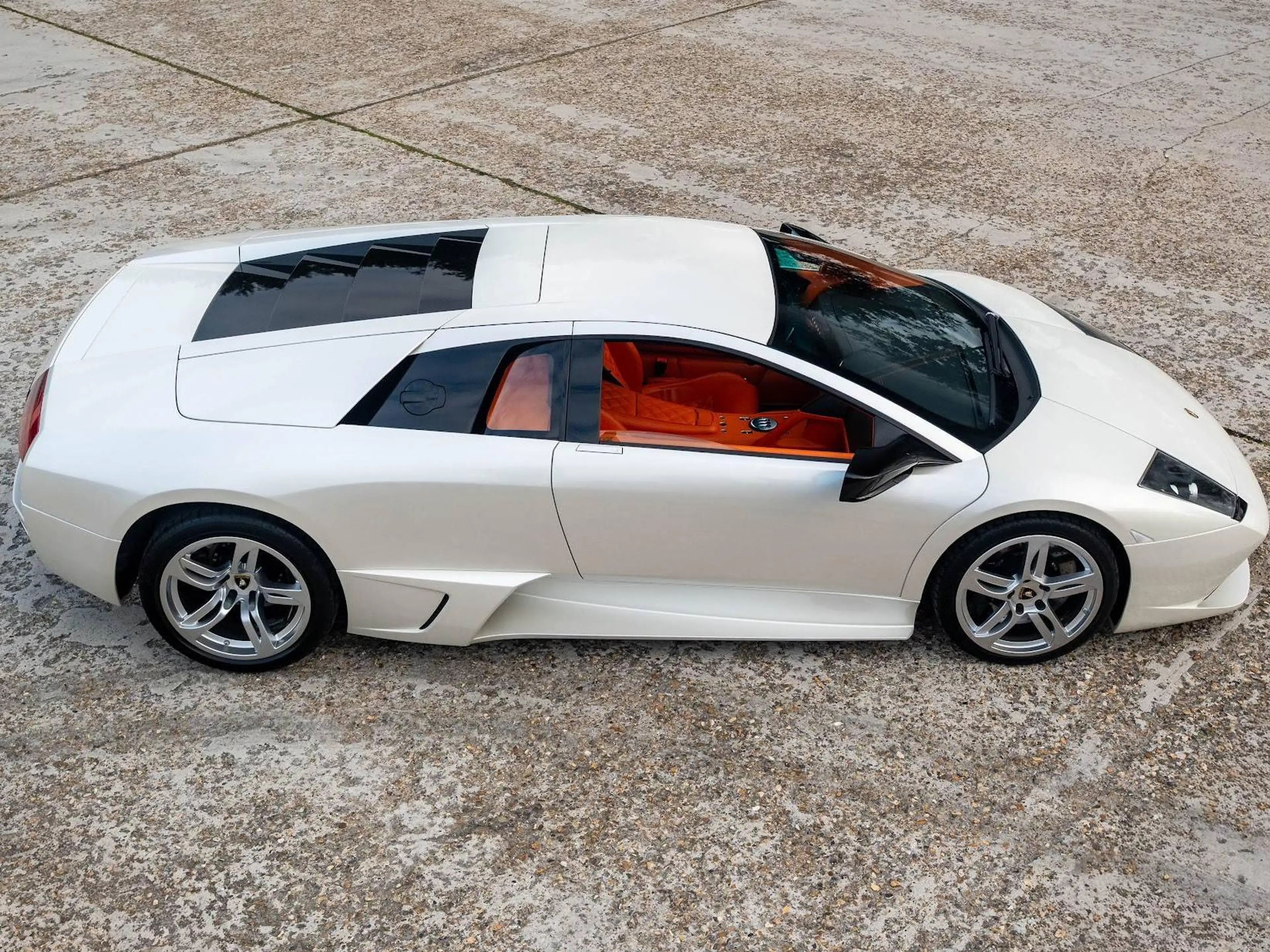 Lamborghini Murciélago Murciélago LP640 | Special order leather interior with Q citura diamond stitching — photo 6