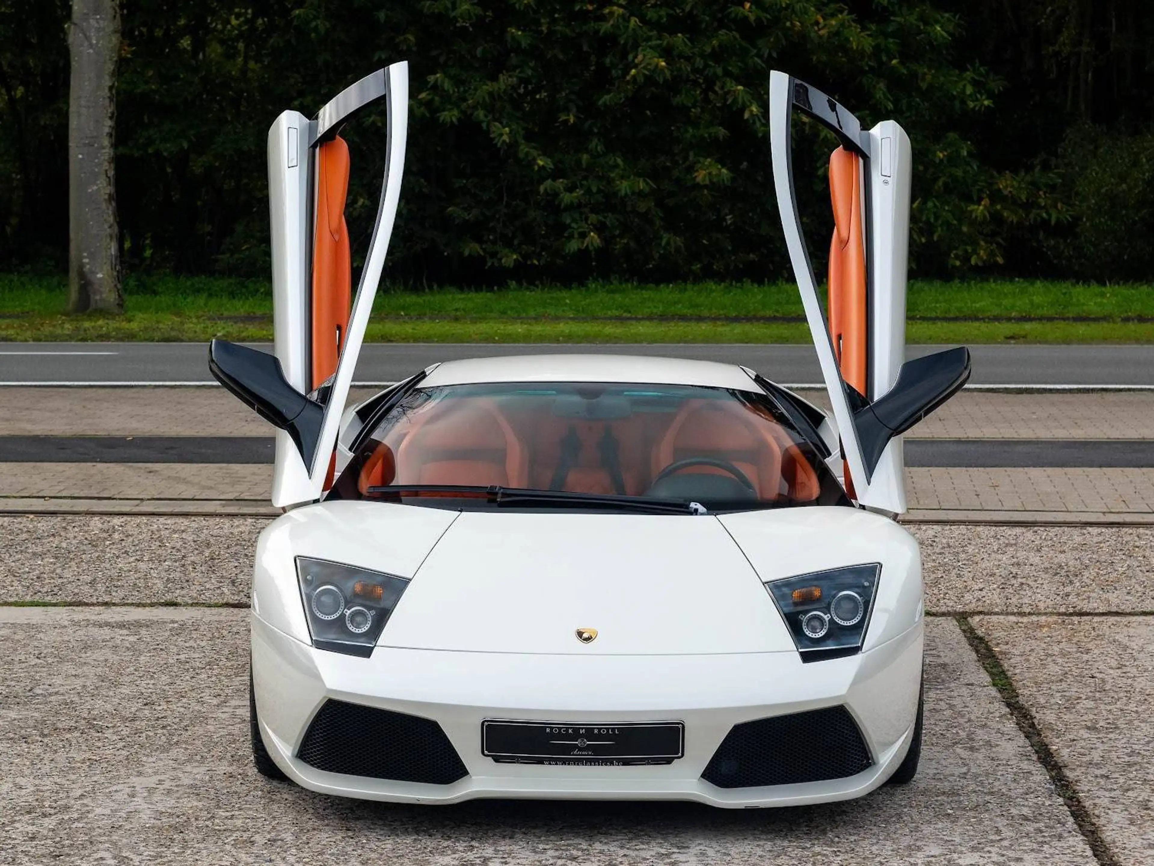 Lamborghini Murciélago Murciélago LP640 | Special order leather interior with Q citura diamond stitching — photo 12
