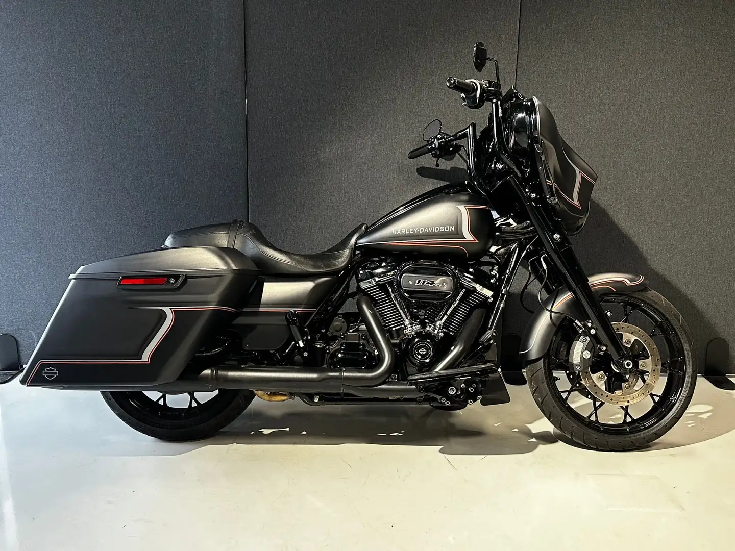 Harley-Davidson Street Glide Special 114 Schwarz - 1