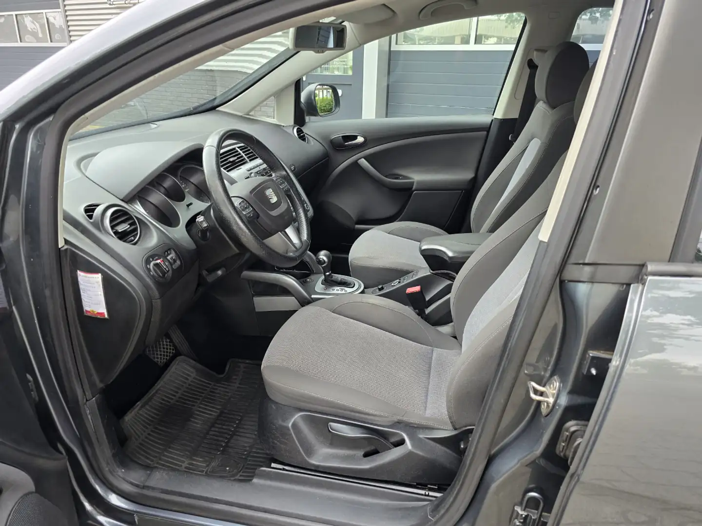 SEAT Altea 1.8 TFSI STYLE AUTOMAAT Grijs - 2