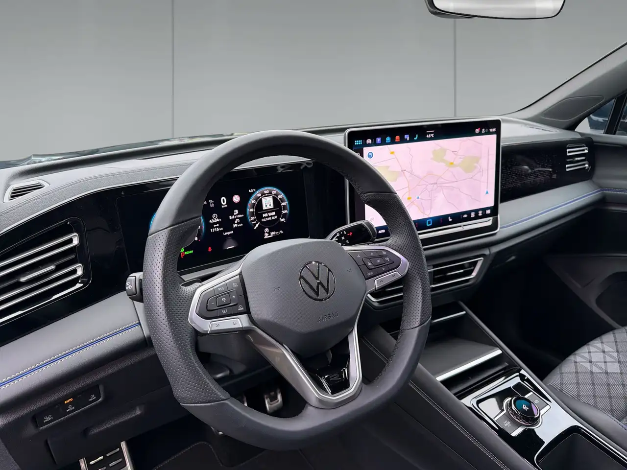 Volkswagen Tiguan R-Line 1.5 eTSI DSG IQ.Light Navi AHK AreaView ... 8