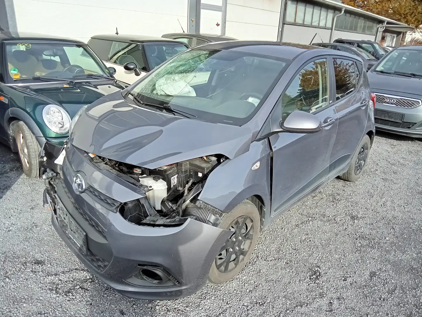 Hyundai i10 Classic Grau - 1