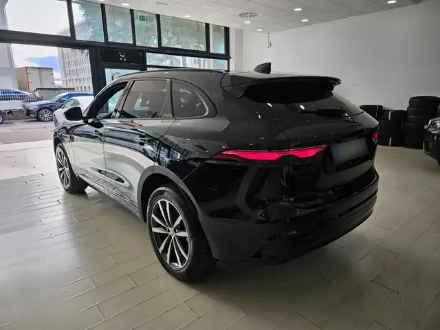 Jaguar F-Pace view 22