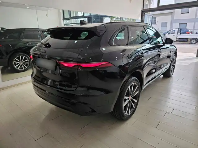 Jaguar F-Pace view 8