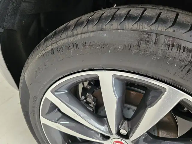 Jaguar F-Pace view 16