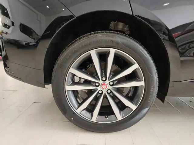 Jaguar F-Pace view 11