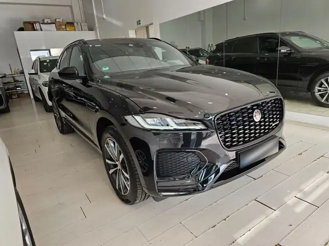 Jaguar F-Pace view 20