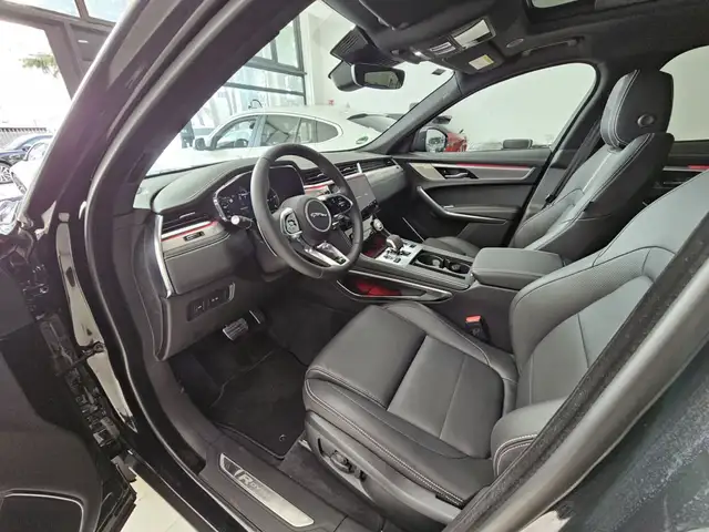 Jaguar F-Pace view 13
