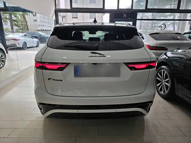 Jaguar F-Pace view 7