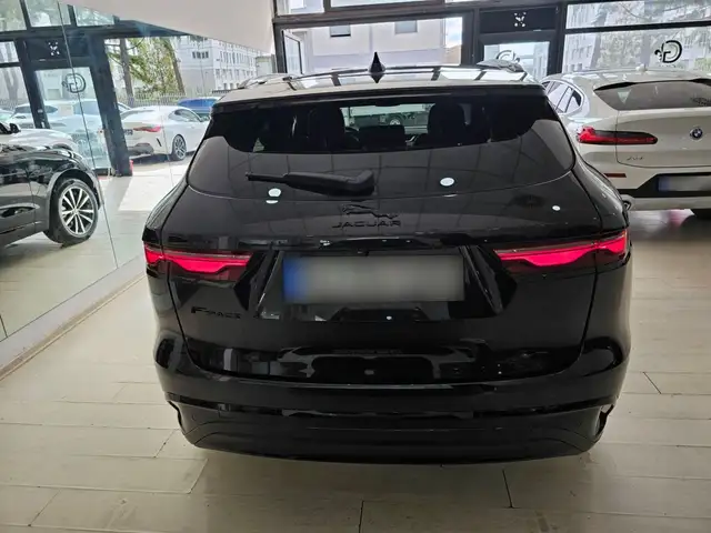 Jaguar F-Pace view 6