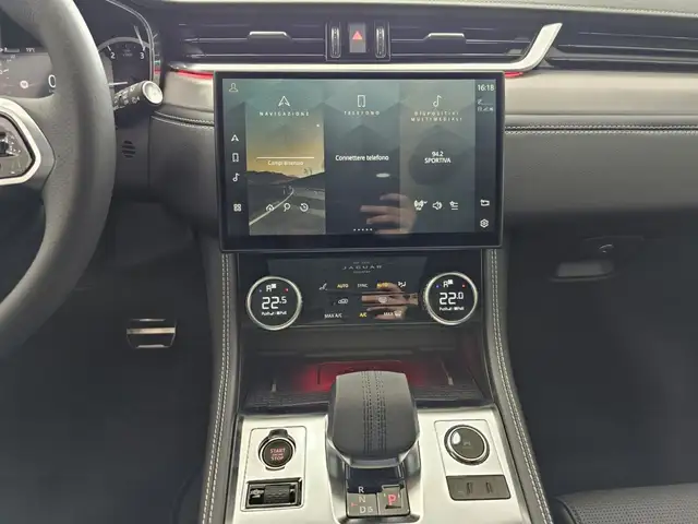 Jaguar F-Pace view 28