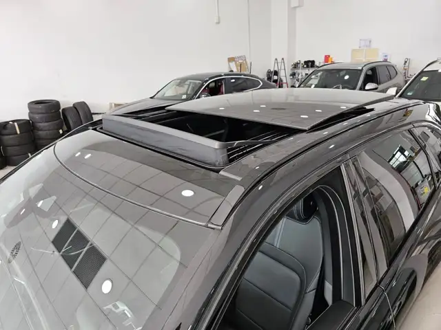 Jaguar F-Pace view 12