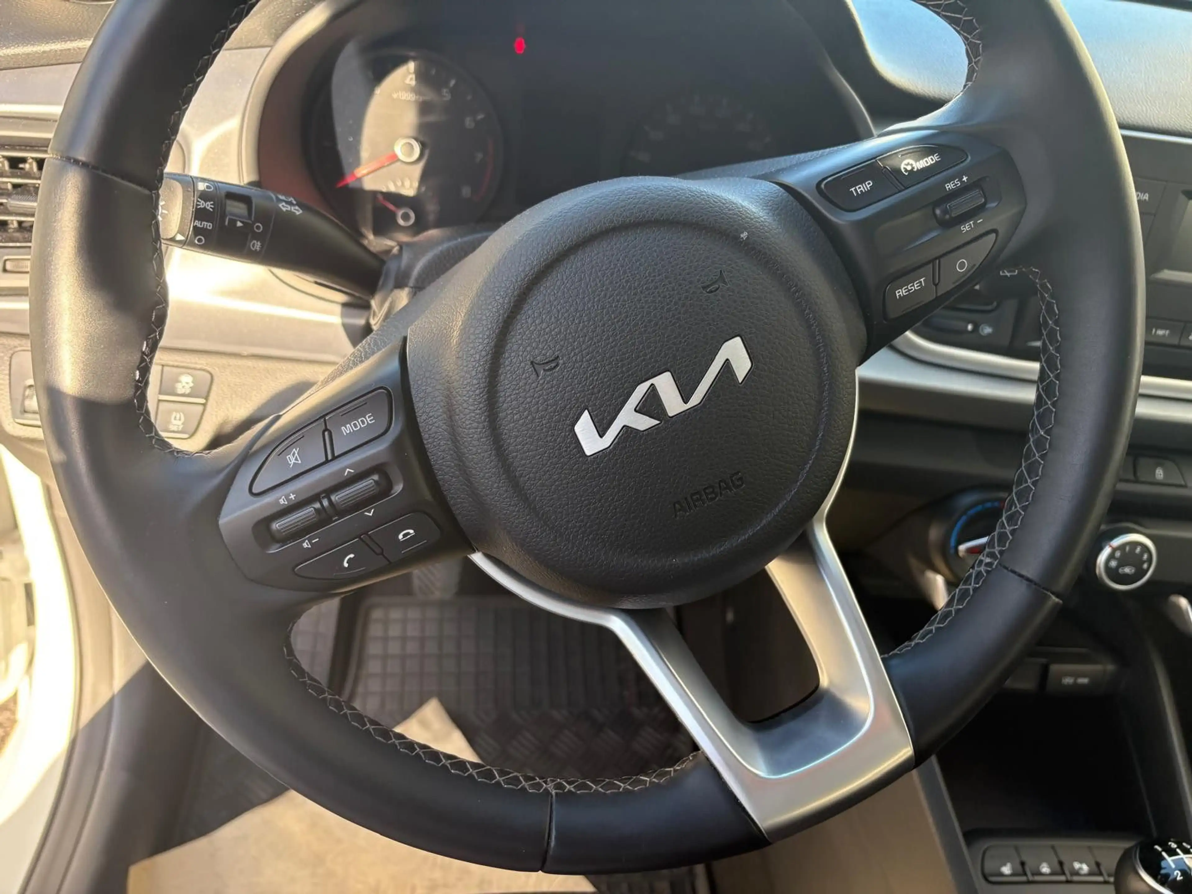 Kia Rio Edition 7 Hagelschaden !!!!!! — photo 9