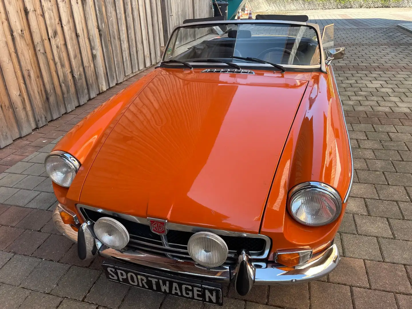 MG MGB Overdrive, 40 Jahre in einer Hand !!!!!! Orange - 2