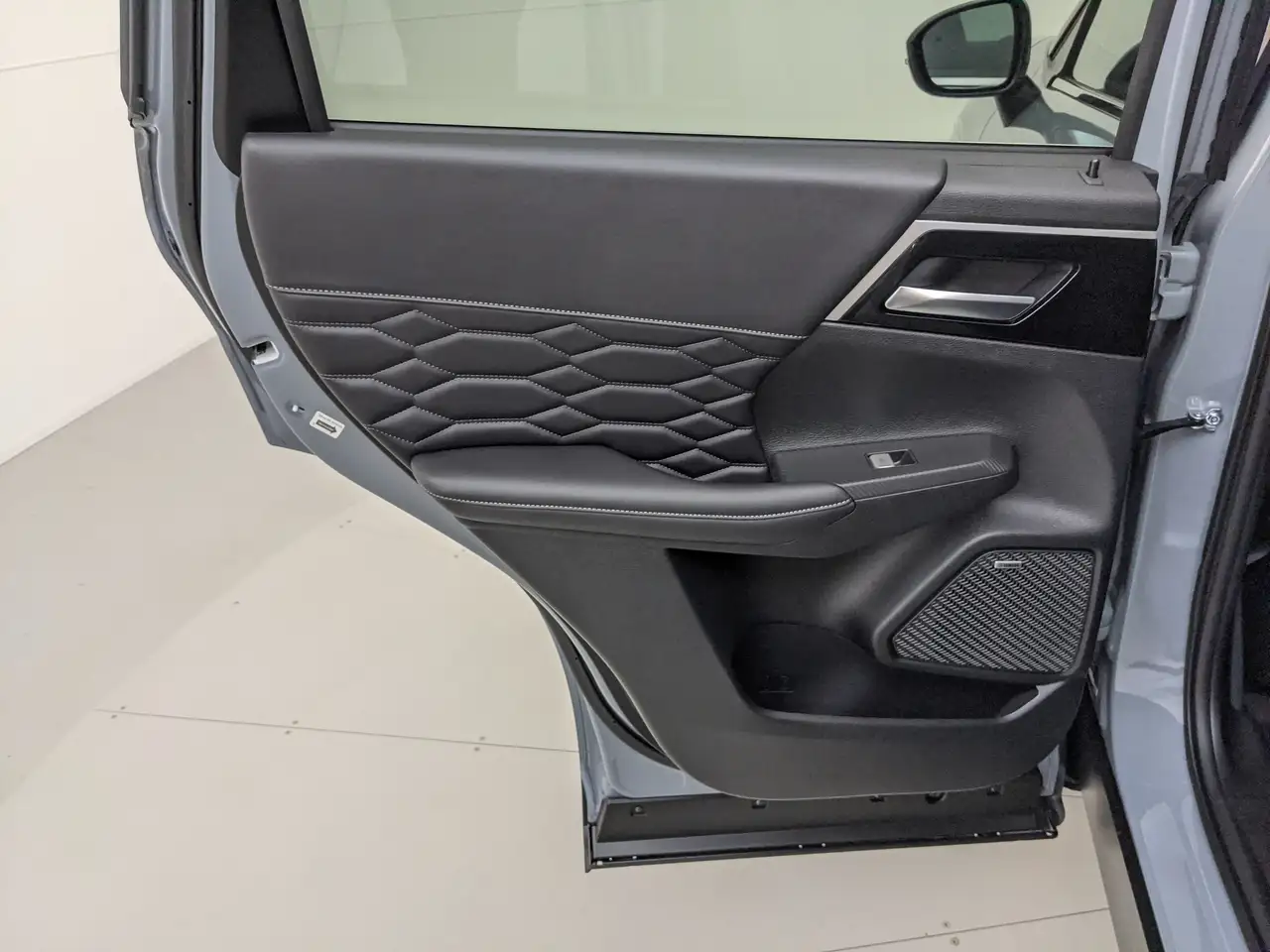 Mitsubishi Outlander снимка Mitsubishi Outlander