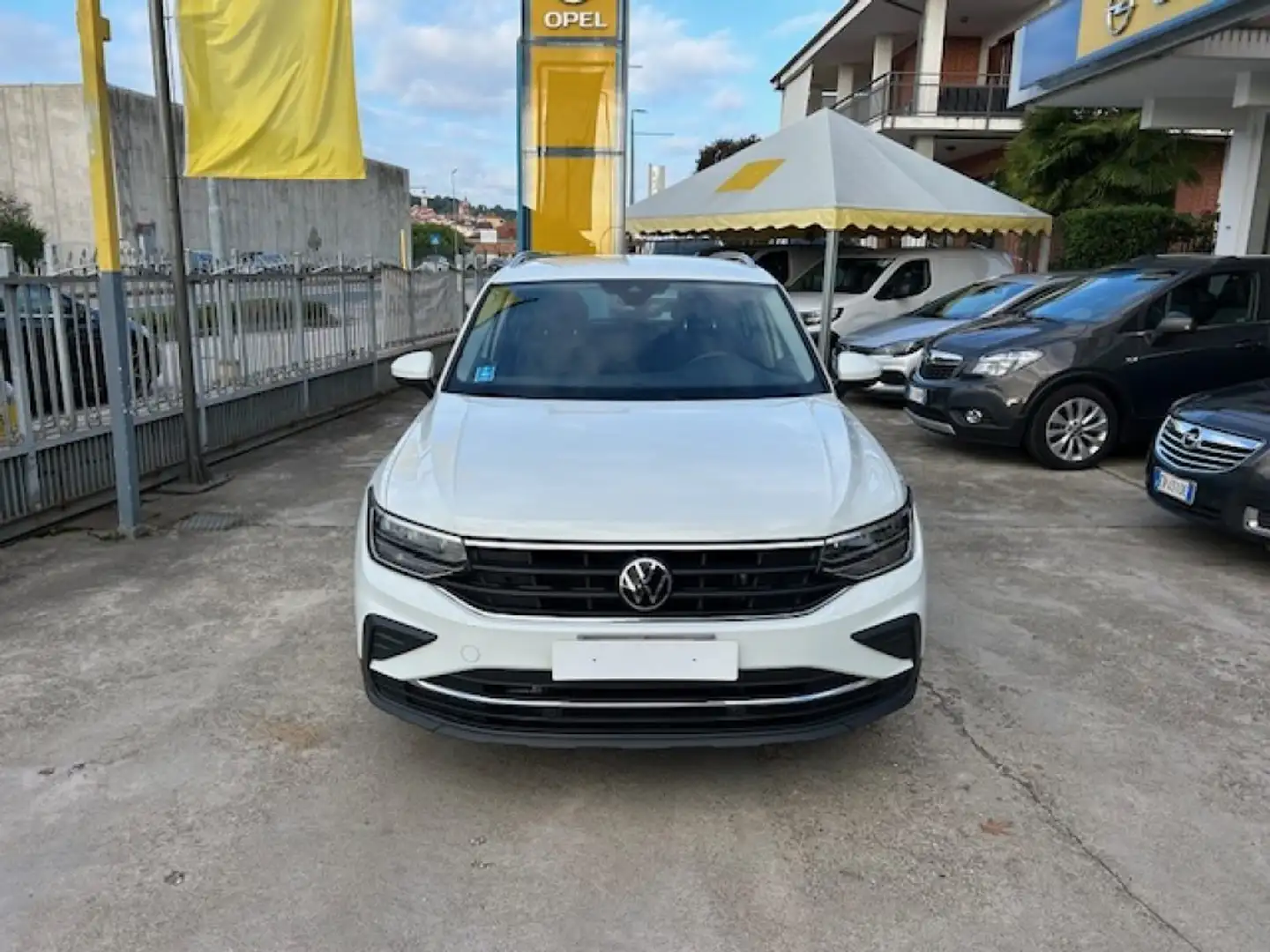 Volkswagen Tiguan 2.0 TDI 150 CV SCR DSG Life UNICO PROPRIETARIO Bianco - 1