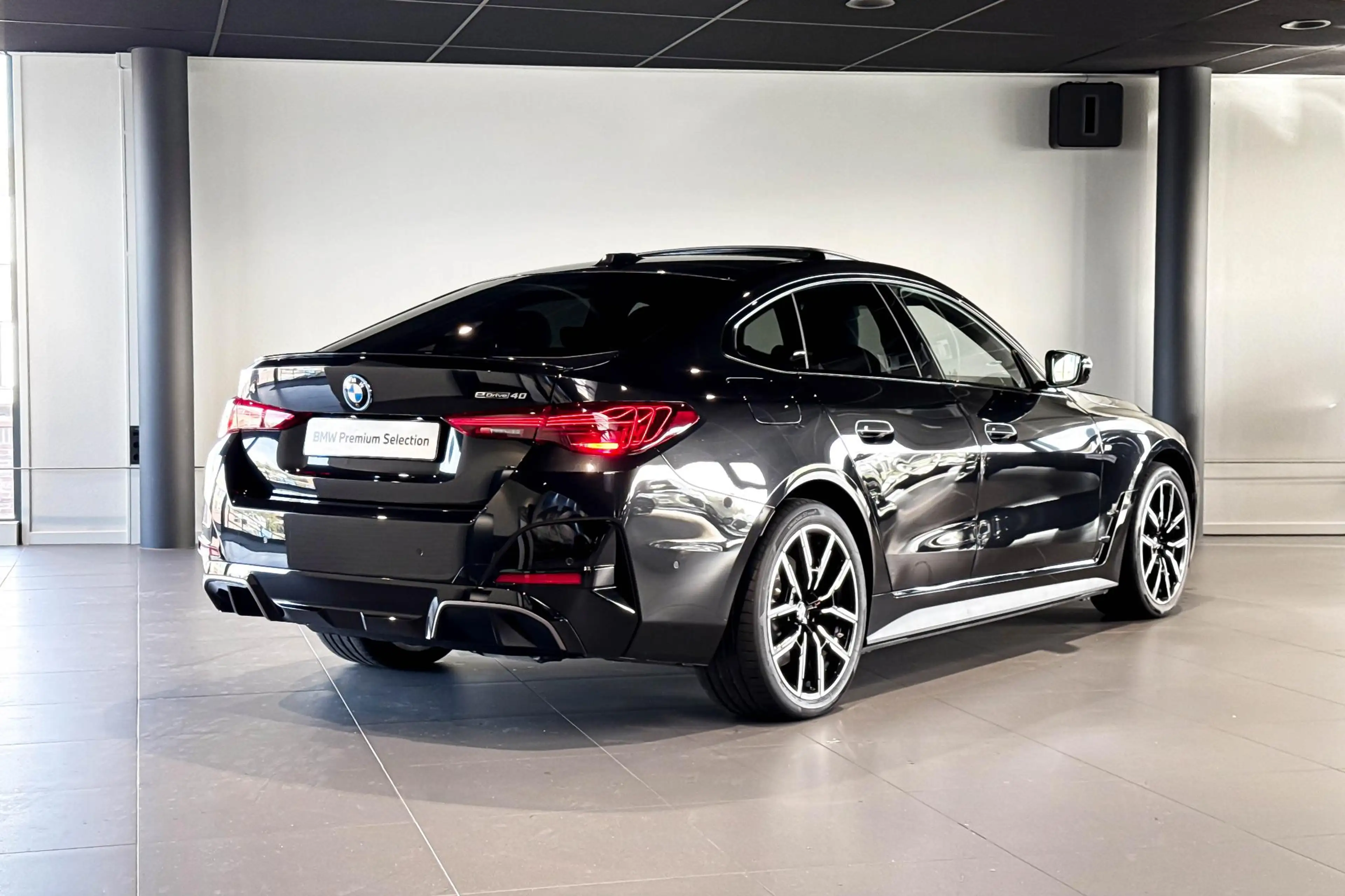 BMW i4 eDrive40 M Sport Edition 84 kWh | Glazen schuif-/k — photo 6