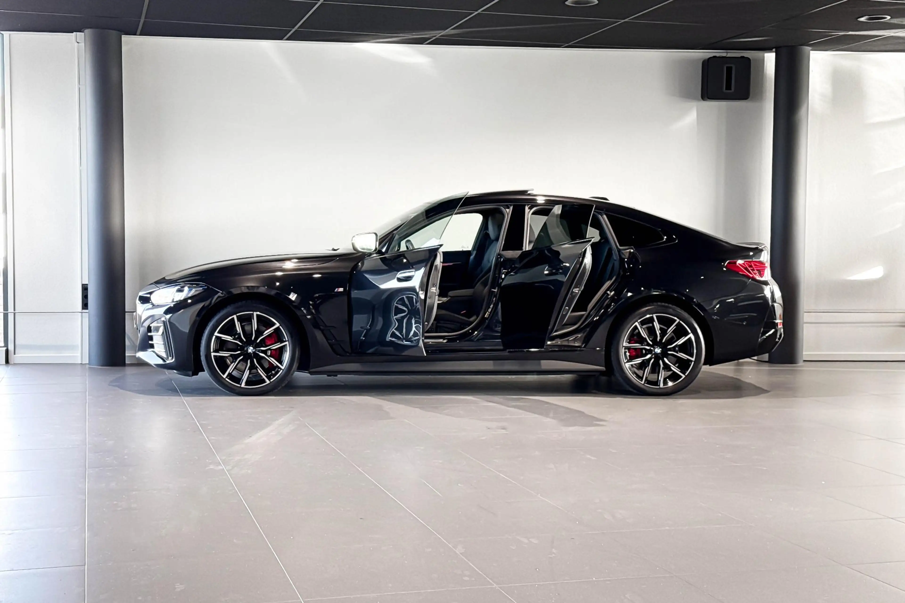 BMW i4 eDrive40 M Sport Edition 84 kWh | Glazen schuif-/k — photo 3