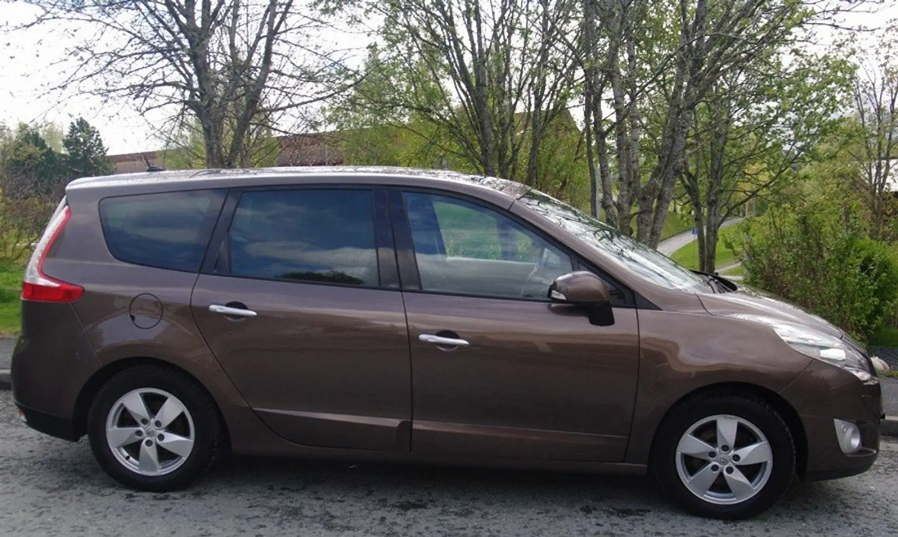 Renault Grand Scenic Grand Scénic 1.9 dCi Bose Edition 7pl. FAP Bruin - 1