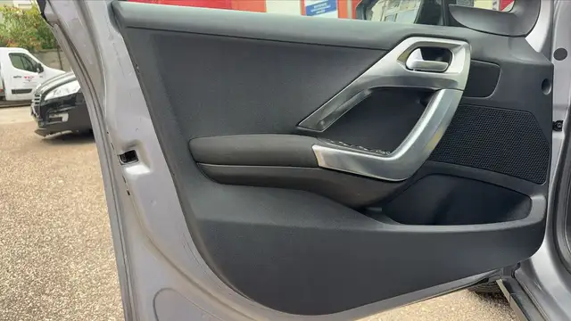 Peugeot 2008 view 7