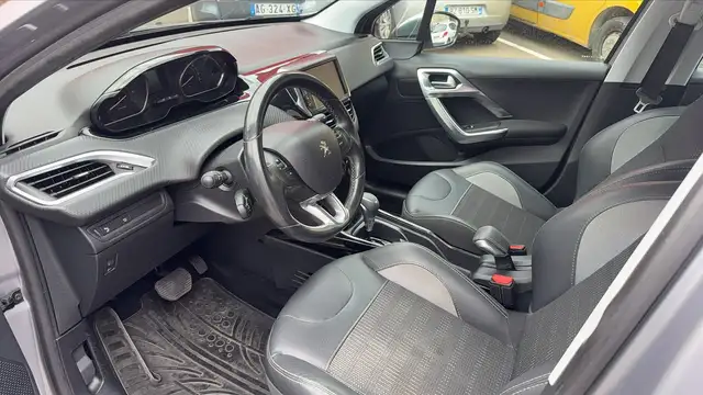 Peugeot 2008 view 8