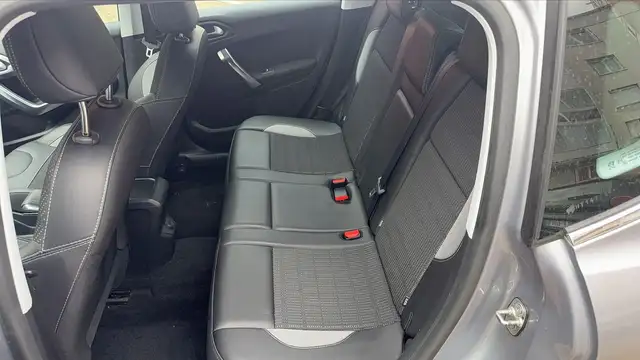 Peugeot 2008 view 9