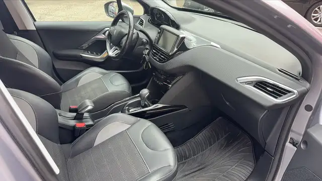 Peugeot 2008 view 10