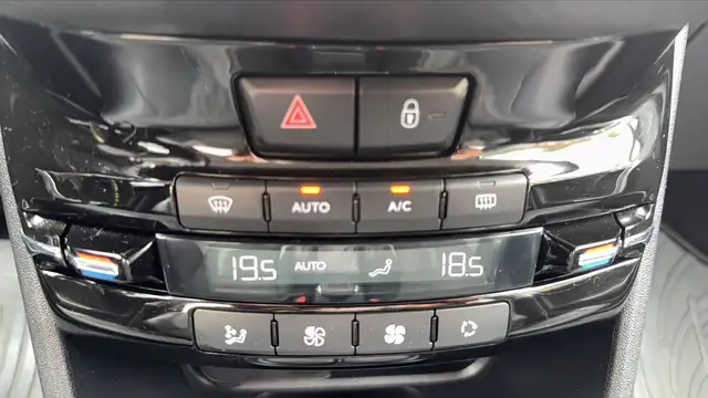 Peugeot 2008 view 13